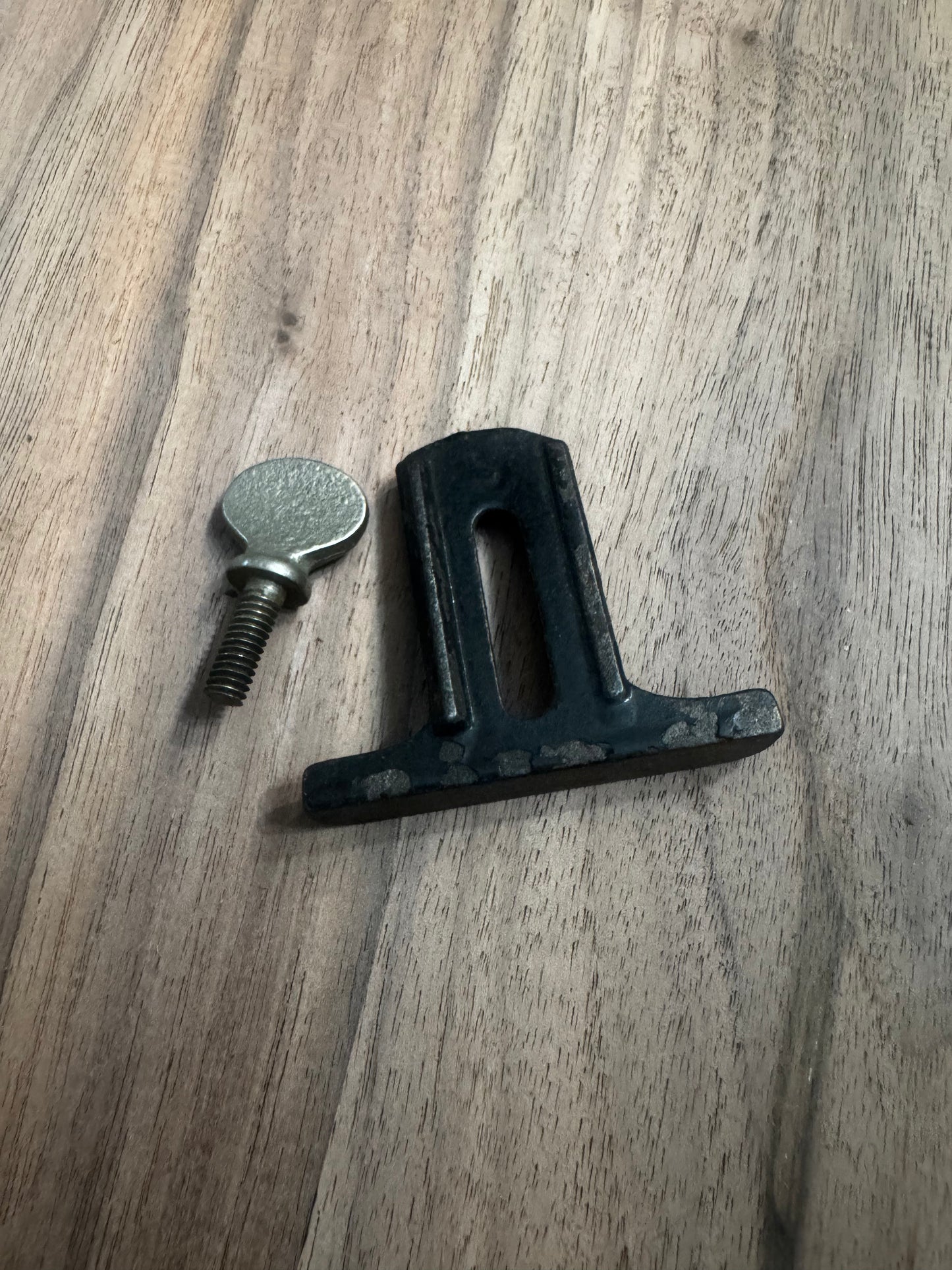Stanley rabbet plane depth stop & screw - S casting